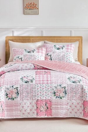 3 Pieces Floral Patchwork Quilt Set Queen, Pink n White Flowers Design, Soft n Cozy Microfiber Quilt, Bedspread Bed Cover for All Season, 1 Quilt and 2 Pillow Shams- 90x90 inches