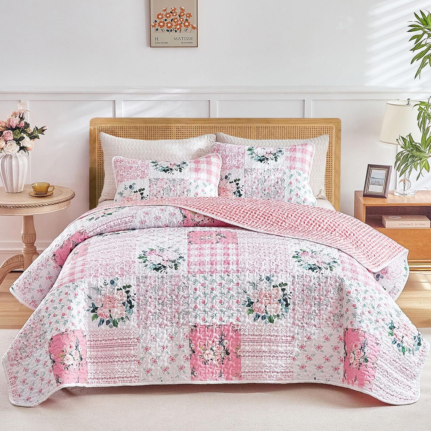 3 Pieces Floral Patchwork Quilt Set Queen, Pink n White Flowers Design, Soft n Cozy Microfiber Quilt, Bedspread Bed Cover for All Season, 1 Quilt and 2 Pillow Shams- 90x90 inches