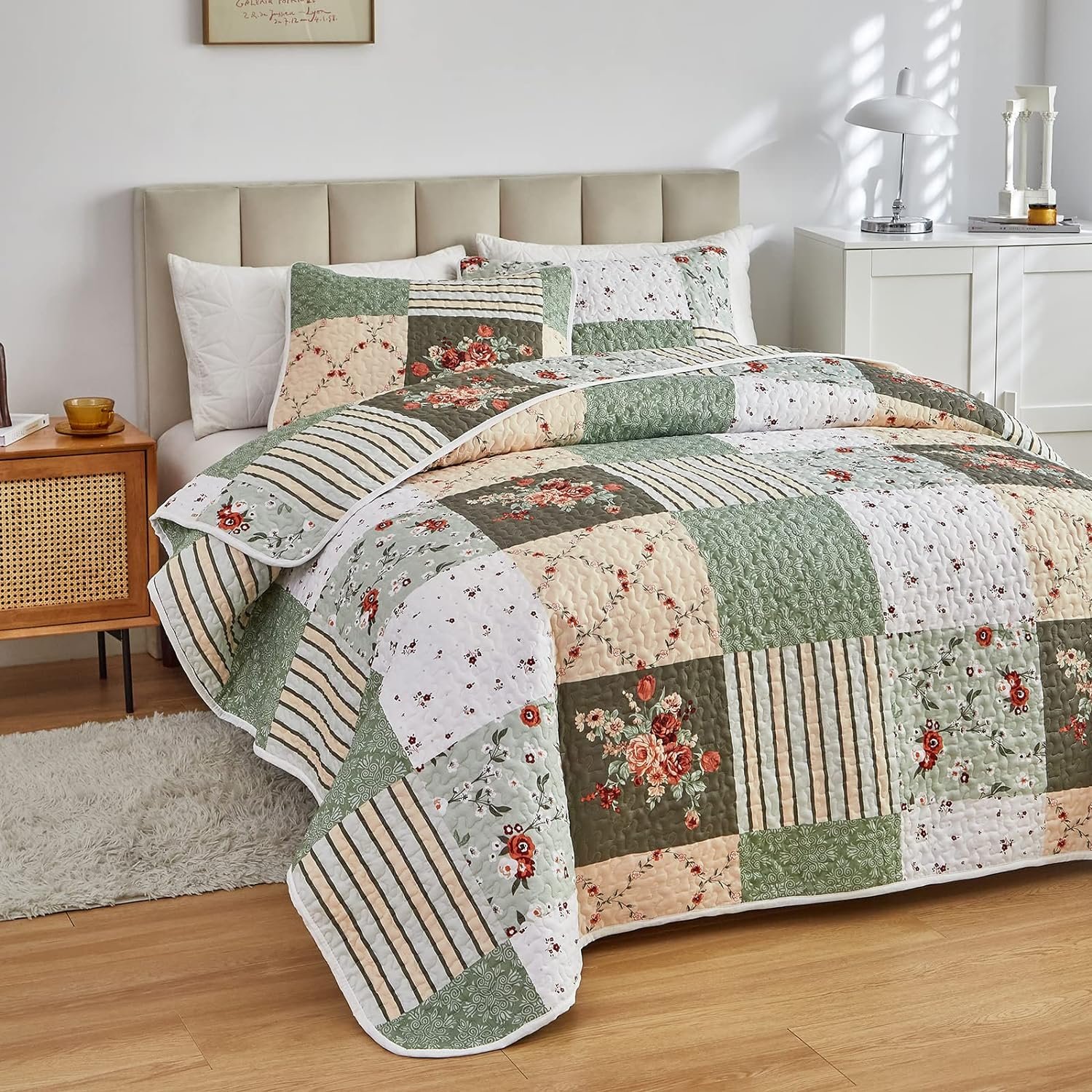 Patchwork Quilt Set Full/Queen Size, 3 Pieces Green Floral Plaid Summer Bedspread Coverlet Set, Soft Microfiber Reversible Lightweight Bed Cover for All Season (90" x 90", 1 Quilt+ 2 Pillow Shams) - Image 2